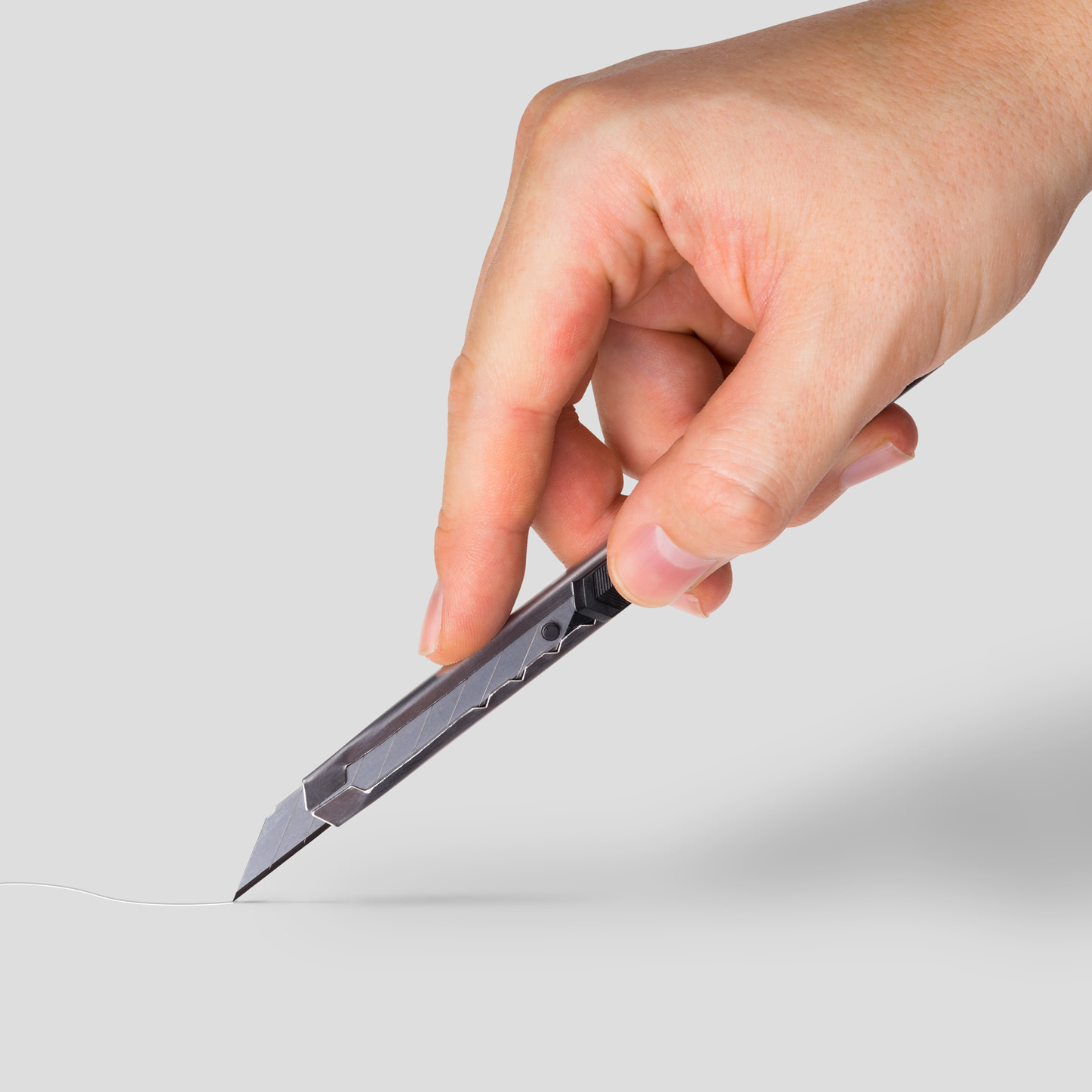 Luxshield Edelstahl Cutter mit 10 ultrascharfen 30° Klingen